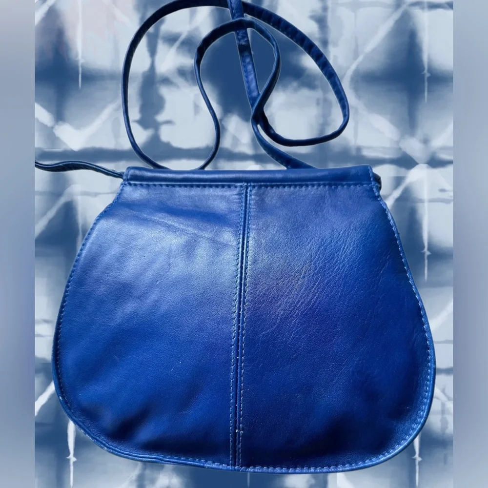 Liz Claiborne Vintage Royal Blue Leather Crossbody   NWOT